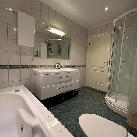 100 Meters From Ons - Small House With 3 Bedrooms